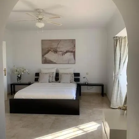 Stunning Perfect For Golf Lovers & Families! Holiday home *