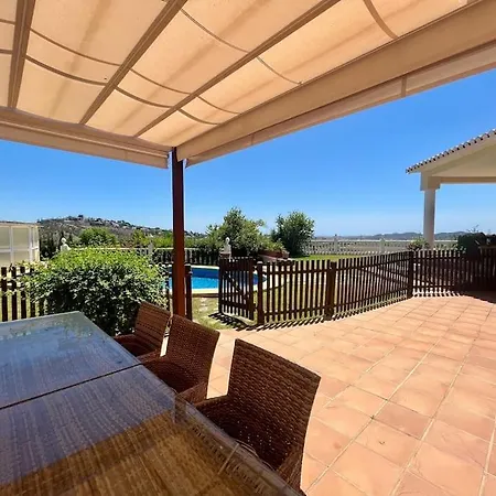 Holiday home Stunning Perfect For Golf Lovers & Families!