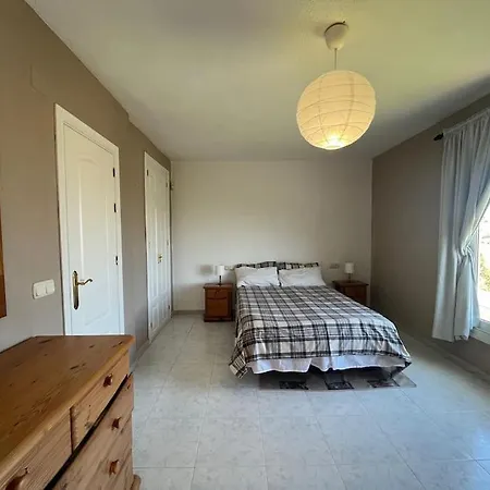 Stunning Perfect For Golf Lovers & Families! Holiday home *