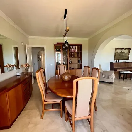Stunning Perfect For Golf Lovers & Families! *