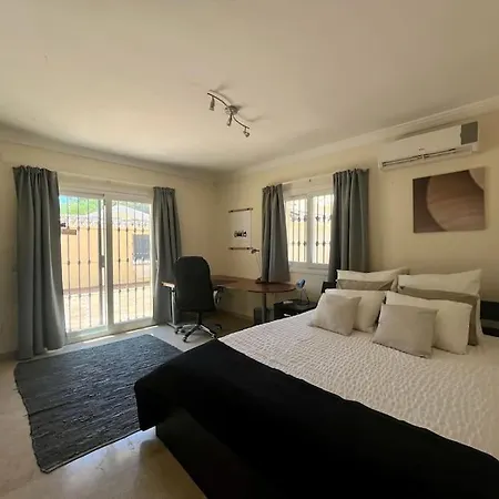 Stunning Perfect For Golf Lovers & Families! Holiday home