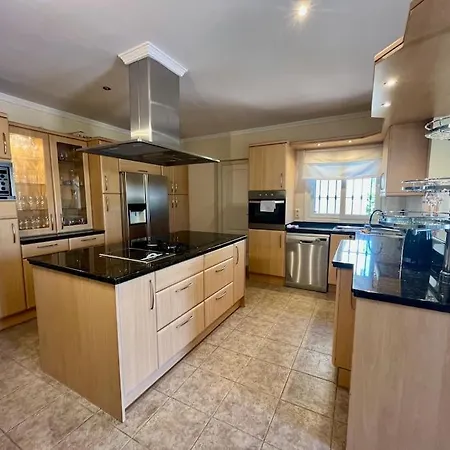 Stunning Perfect For Golf Lovers & Families! Holiday home Mijas