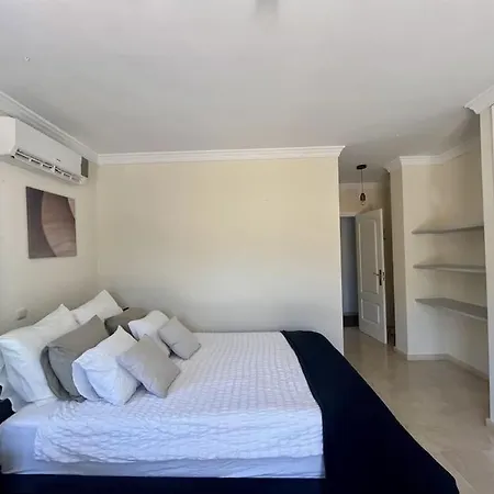 Stunning Perfect For Golf Lovers & Families! Mijas