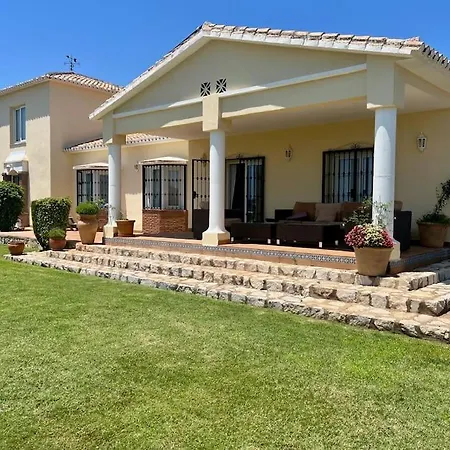 Holiday home Stunning Perfect For Golf Lovers & Families!